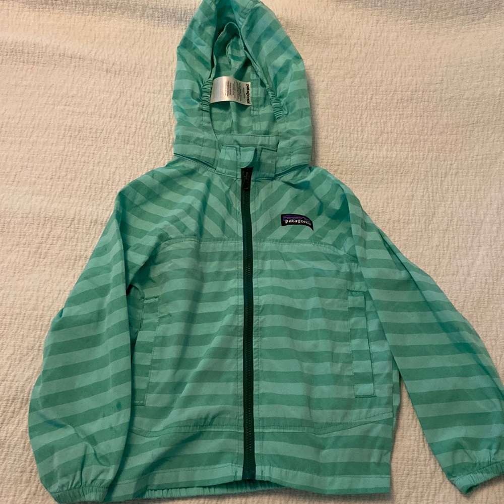 Patagonia lightweight jacket windbreaker 3T like new